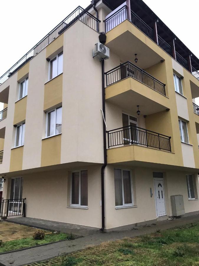 Апартамент Ели 奥布佐尔 外观 照片